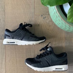 Woman Nike Air Max Zero